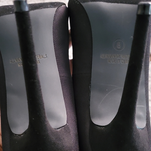 Heels - Picture 2 of 5